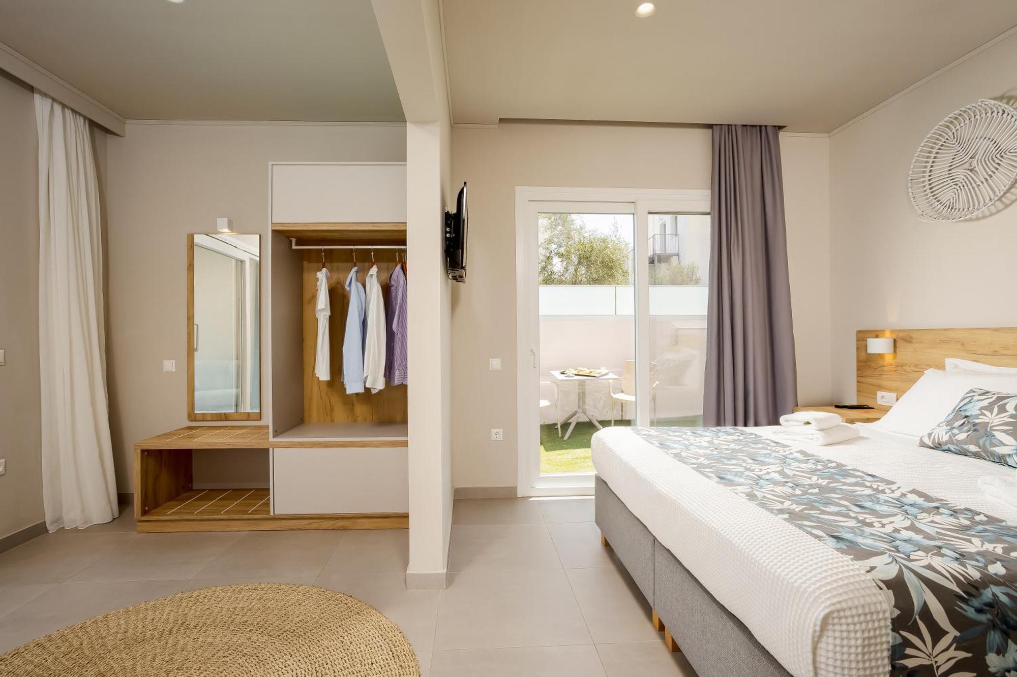 Sarpidon Suites Agia Marina Екстериор снимка