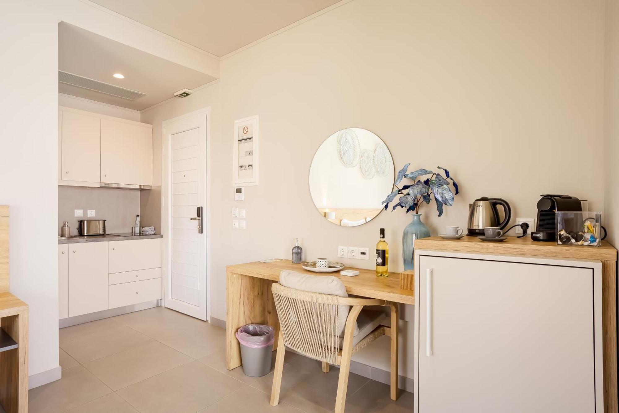 Sarpidon Suites Agia Marina Екстериор снимка