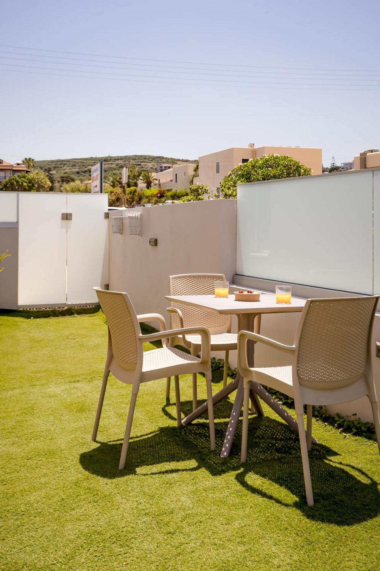 Sarpidon Suites Agia Marina Екстериор снимка