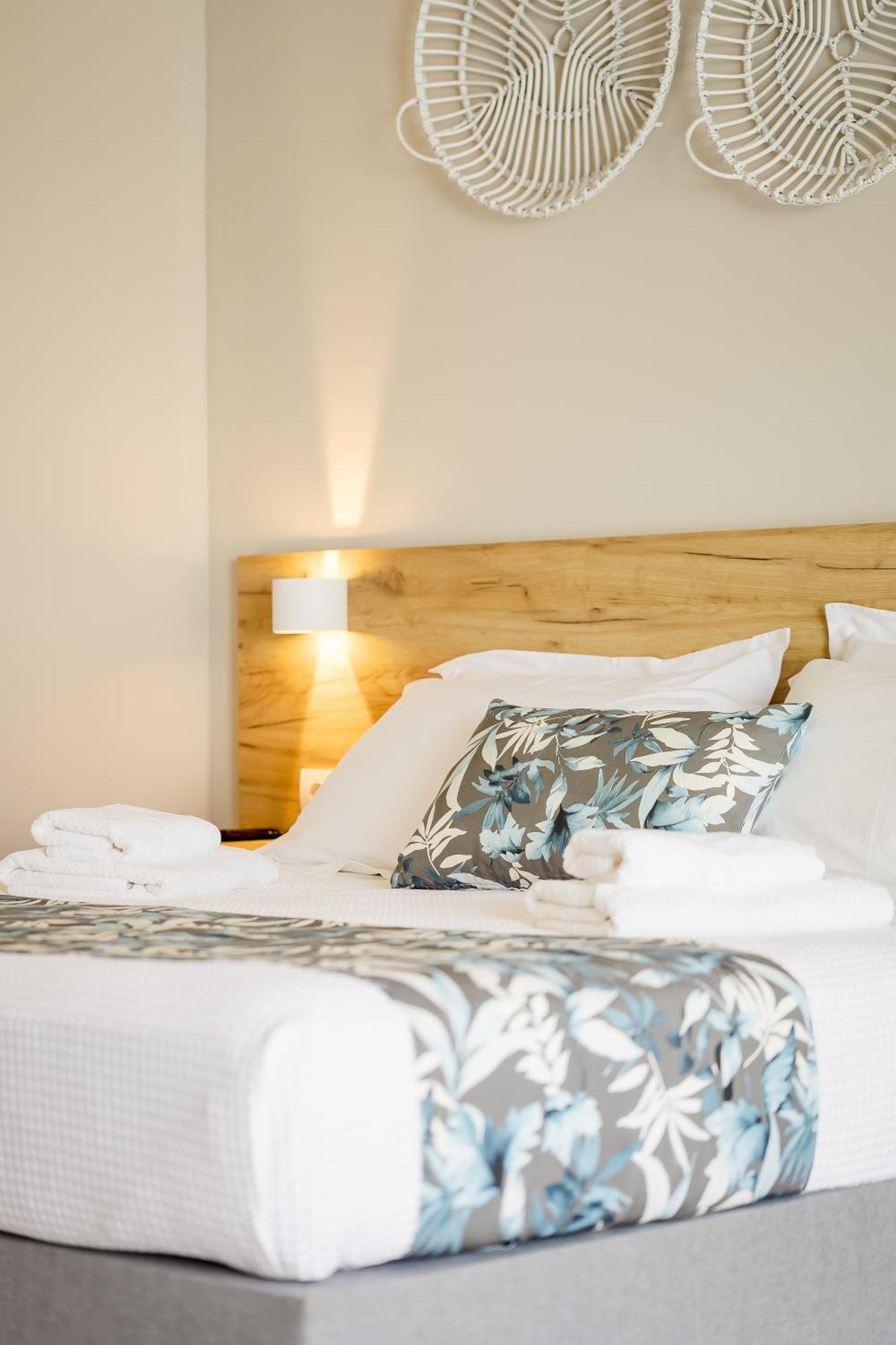 Sarpidon Suites Agia Marina Екстериор снимка